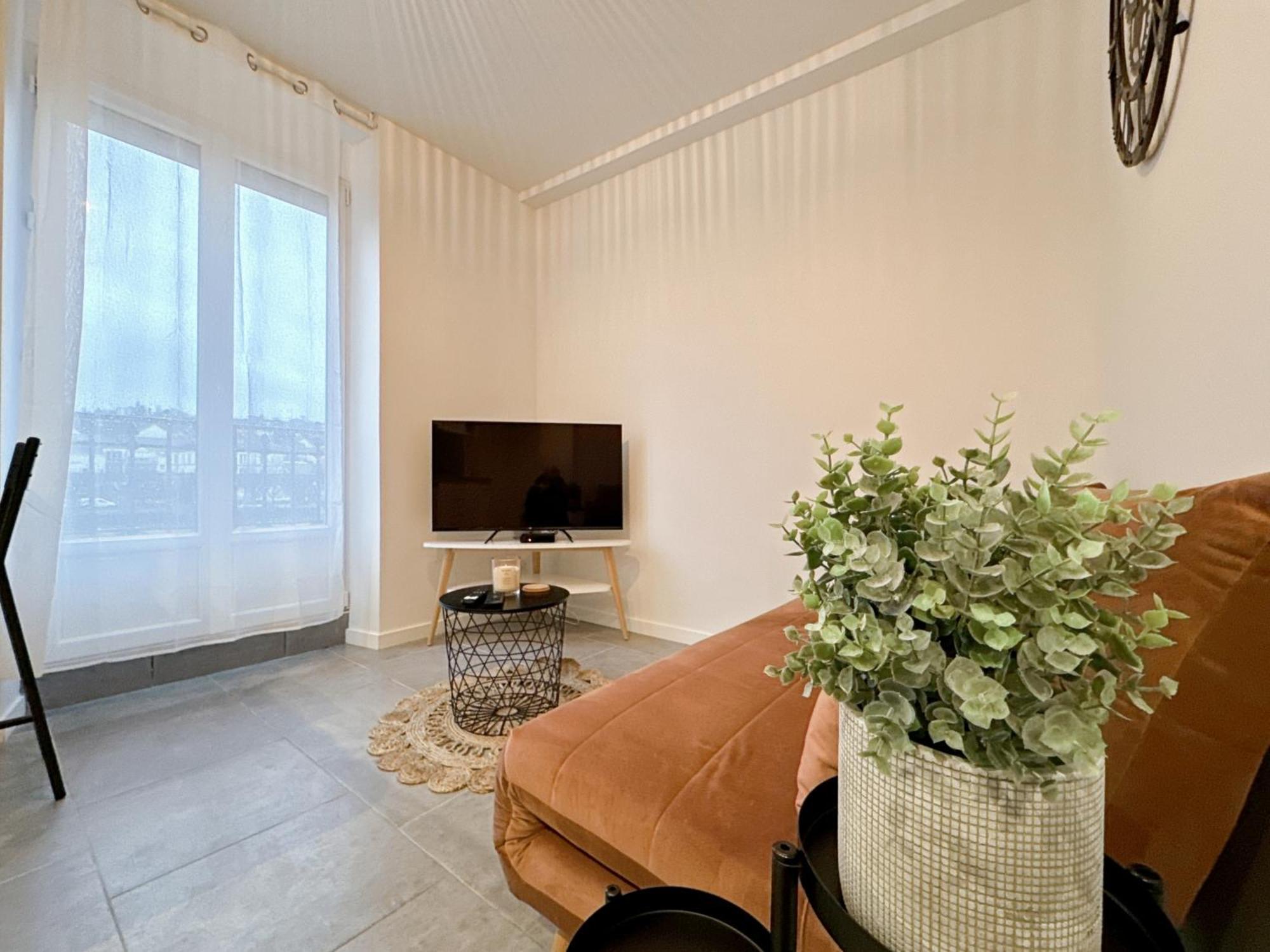 Le Cosy Lagny - Appartement Cosy Avec Balcon Vue Sur Marne ภายนอก รูปภาพ